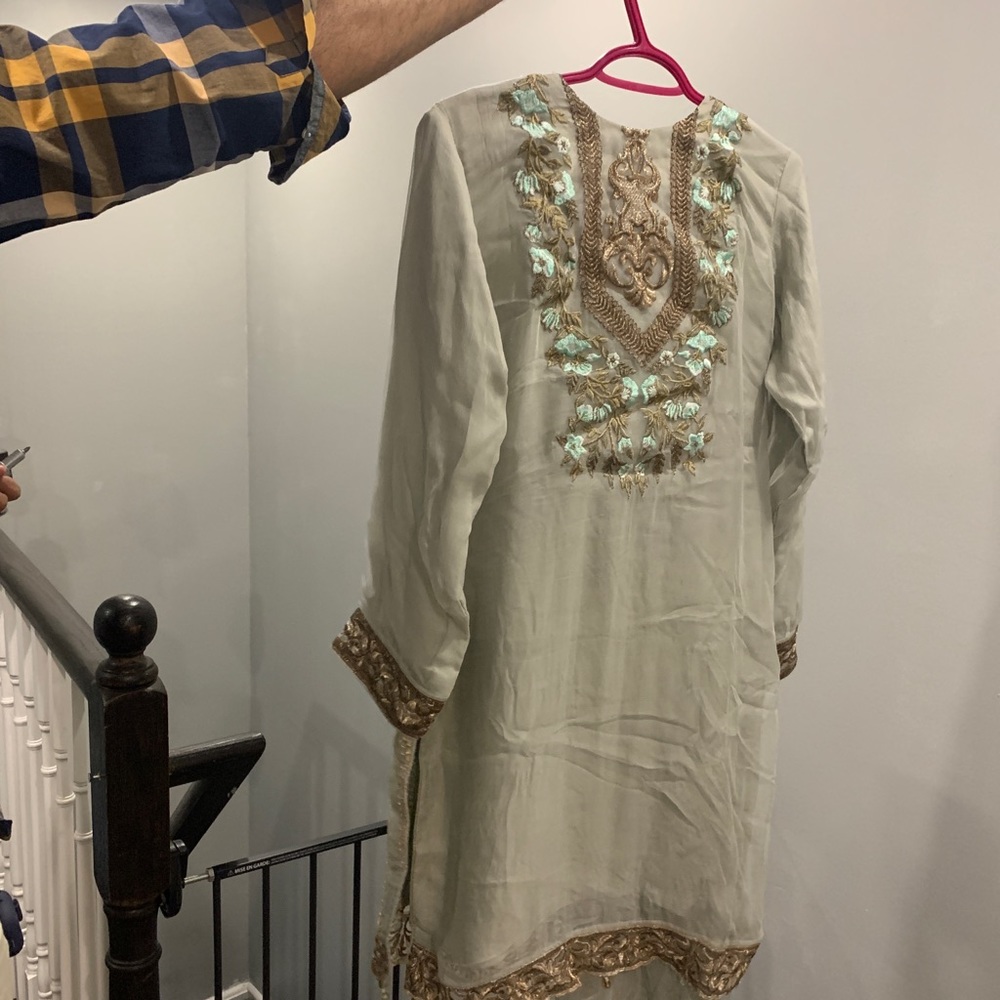 Indian Suit - Picture 2 of 6